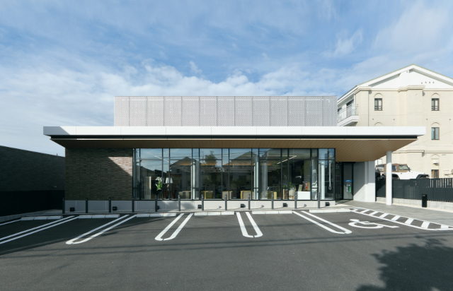 知多信用金庫図書館前支店